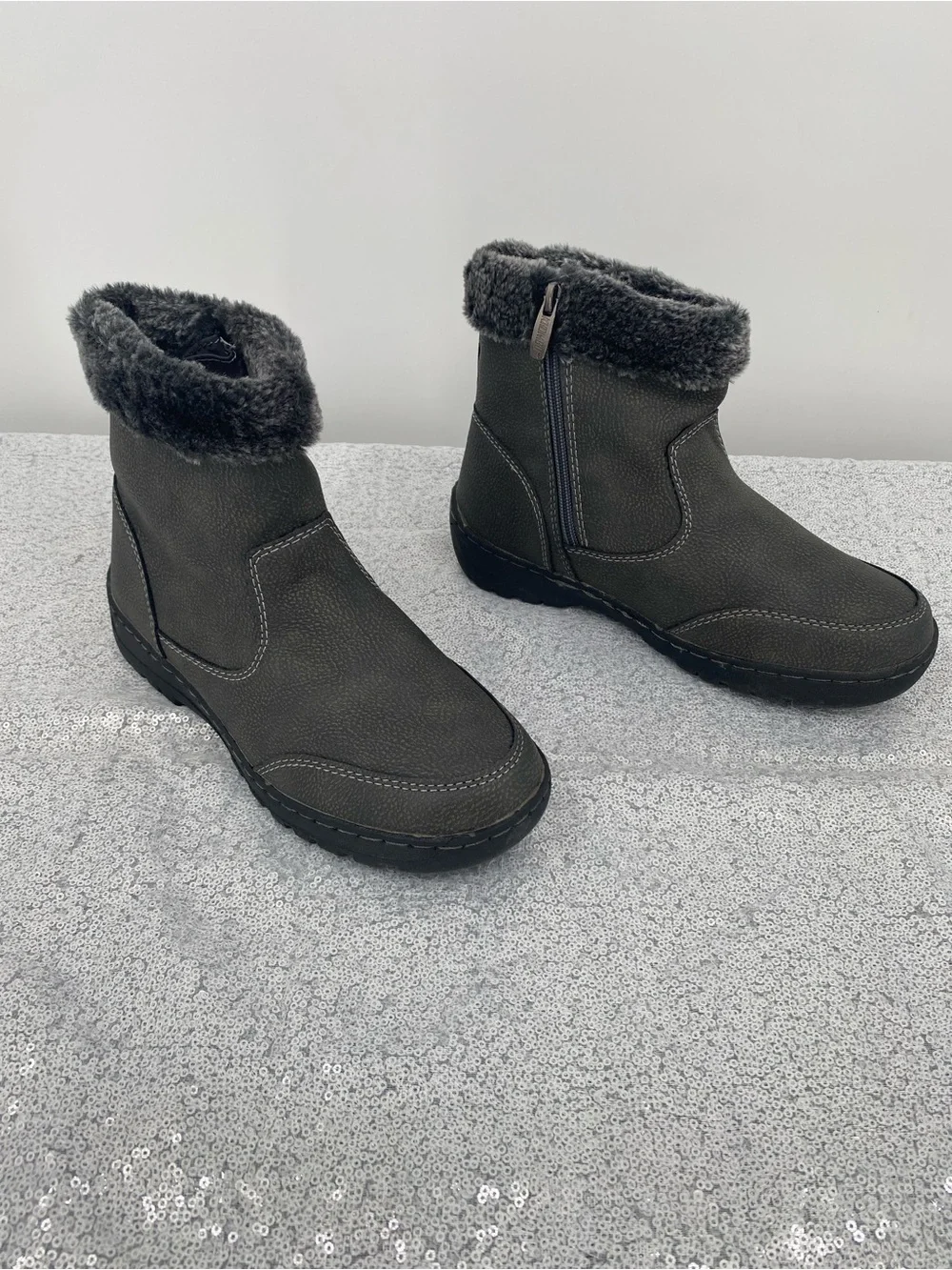 Khombu Addison All-weather Women's Boots Grey Size 7 New